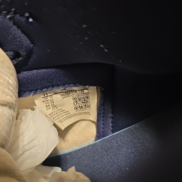 Nike Air Jordan Retro High OG Sneakers - Picture 4 of 10